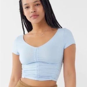 UO ZADIE RUCHED CROP TOP